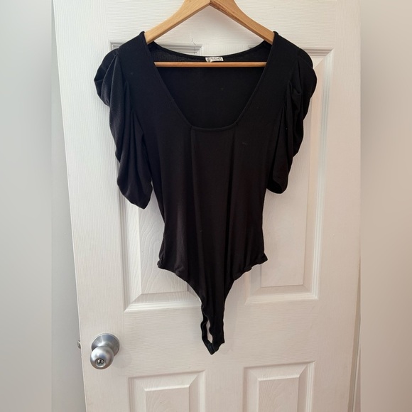 Free People Ava puff sleeve bodysuit black ribbed size medium - Picture 2 of 12